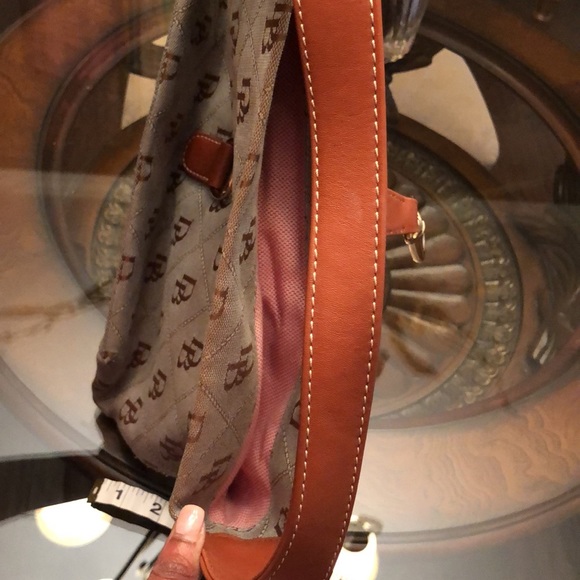 Dooney&Bourke - Picture 5 of 5